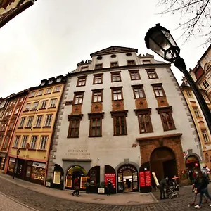 Homer - Old Town Square Прага